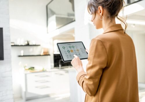 smart home - acesso via tablet para controlar casas inteligentes
